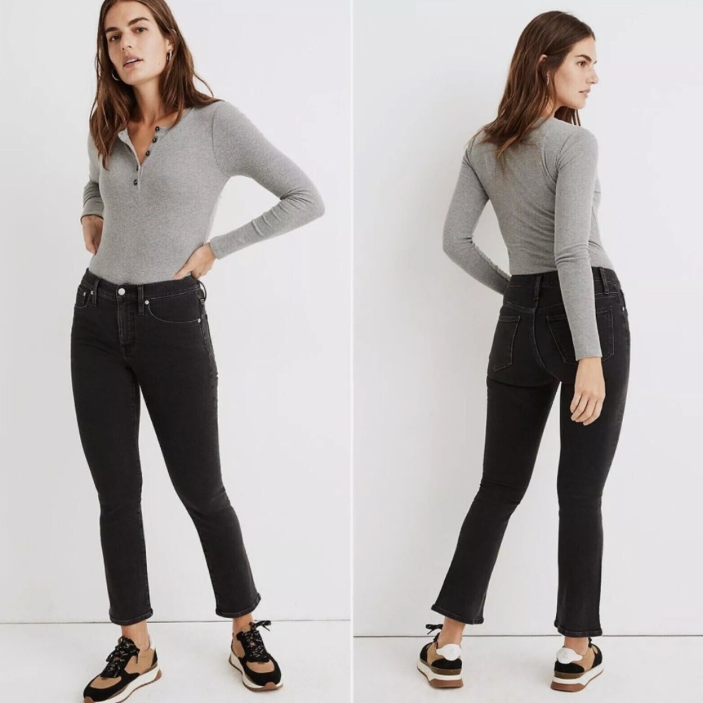 NWT Cali Demi-Boot Jeansn Size 28T